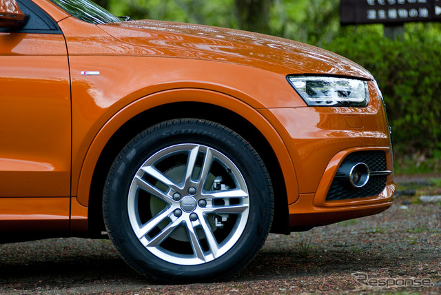アウディ Q3 「S-Line」パッケージ、ボディカラー:サモアオレンジM