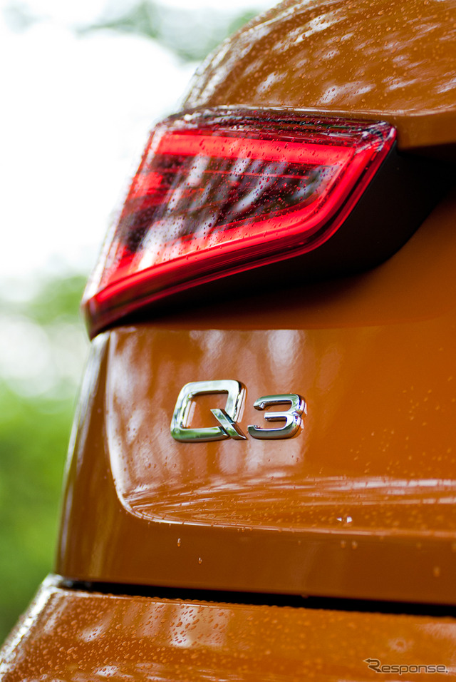 アウディ Q3 「S-Line」パッケージ、ボディカラー:サモアオレンジM