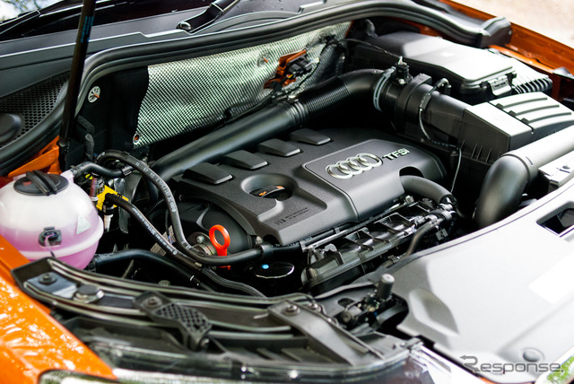 アウディ Q3 「S-Line」パッケージ、ボディカラー:サモアオレンジM