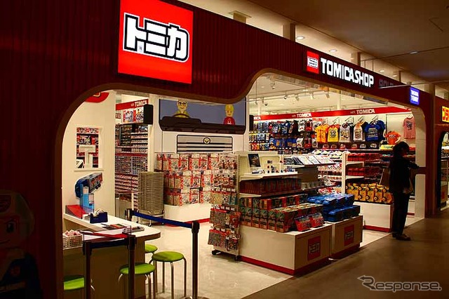 トミカショップが6店舗目、プラレールショップが2店舗目の出店となるタカラトミー