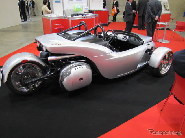 人とくるまのテクノロジー展　カンパーニャモータースV13R