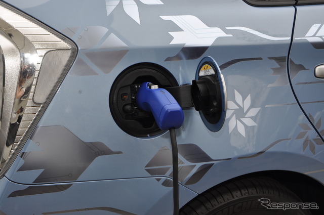 トヨタ、PHVから住宅に電力を供給できるV2Hを開発