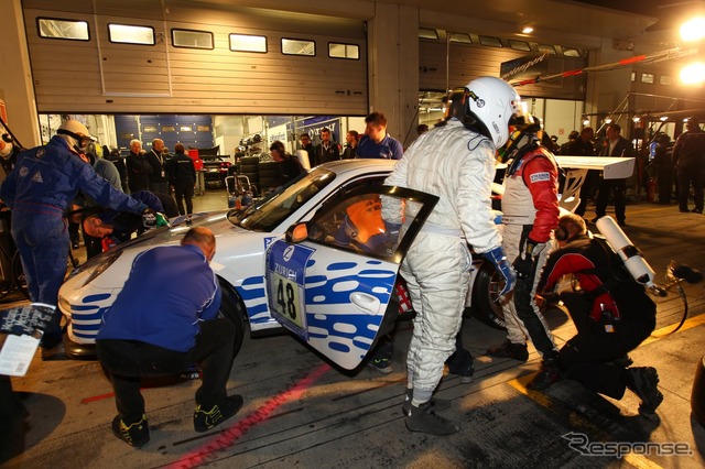 【写真蔵】ニュル24時間…白熱のピット作業