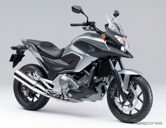 ホンダ NC700X デュアルクラッチトランスミッション<ABS>(デジタルシルバーメタリック)