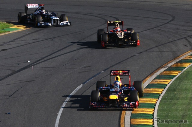 ベッテル(写真先頭、レッドブル。2012年3月18日、F1オーストラリアGP)