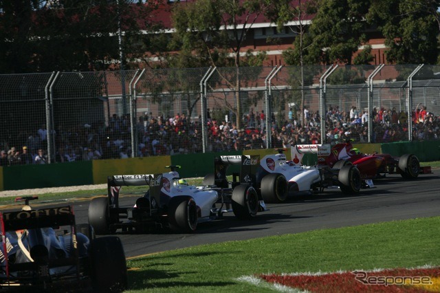 小林可夢偉（写真前から2台目、ザウバー。2012年3月18日、F1オーストラリアGP）