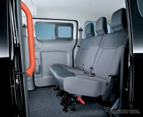オーテックジャパン NV200バネット「チェアキャブ 車いす1名仕様 3人掛けリヤシートタイプ」