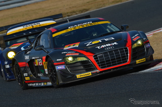 ドライバーランキング3位、アウディR8の田中哲也/平中克幸組
