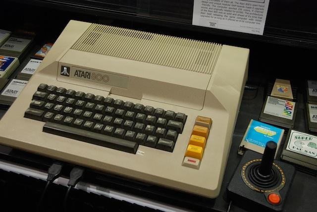 【E3 2012】レトロゲームがずらり並んだE3名物ビンテージコーナーを突撃取材!
