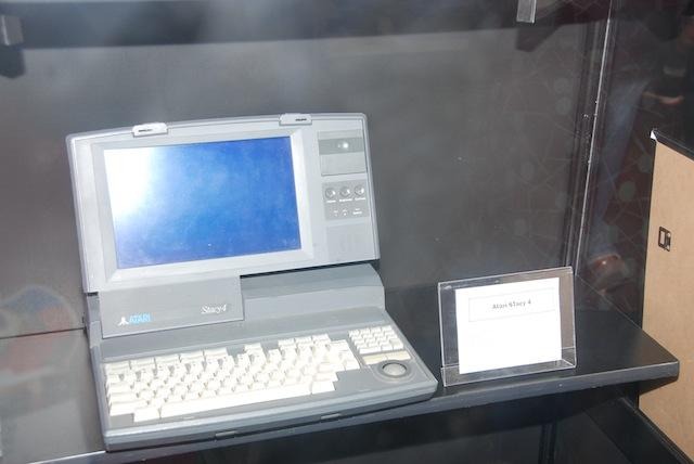 【E3 2012】レトロゲームがずらり並んだE3名物ビンテージコーナーを突撃取材!