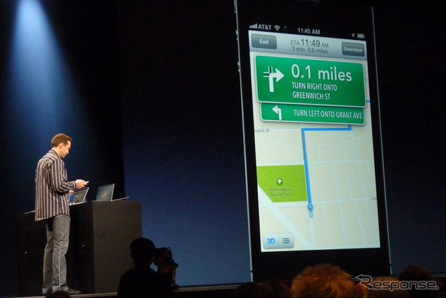 アップルの開発者向けイベントWWDC 2012(Apple World Wide Developpers Conference 2012)の基調講演、iOS 6のプレゼンテーションの様子。