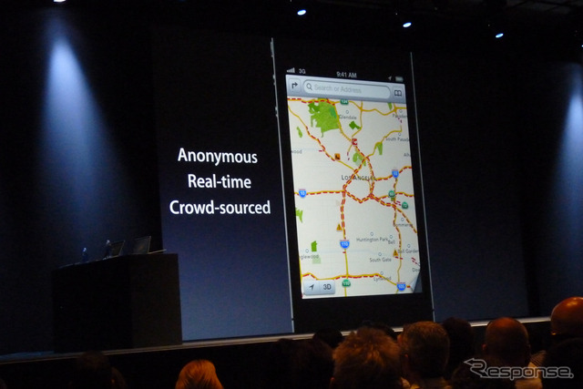 アップルの開発者向けイベントWWDC 2012(Apple World Wide Developpers Conference 2012)の基調講演、iOS 6のプレゼンテーションの様子。