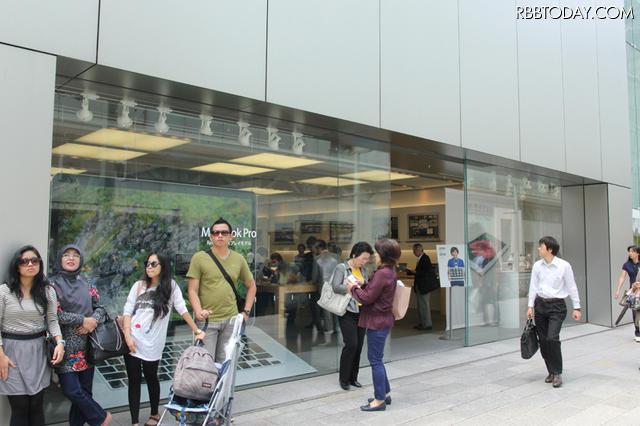 アップルストア銀座 ディスプレイ