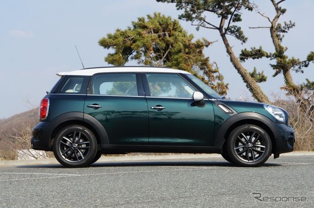 スノボチャンピオンに MINIクロスオーバー を贈呈 