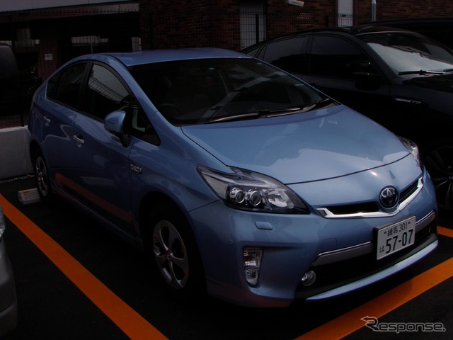トヨタ・プリウスPHV
