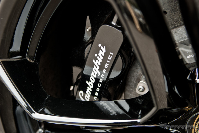 ランボルギーニ・アヴェンタドールLP 700-4