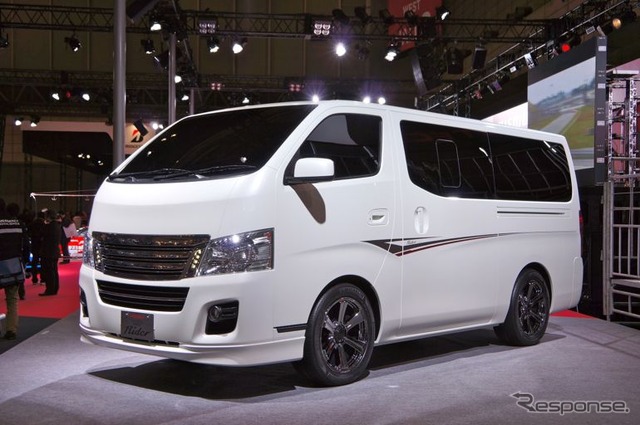 東京オートサロンで出展された「ライダー」。市販モデルには左側Aピラーの付け根に死角用ミラーが装着される