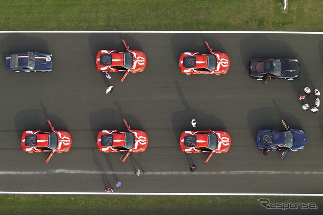 2007年、英国シルバーストンで行われたフェラーリ385台によるパレード
