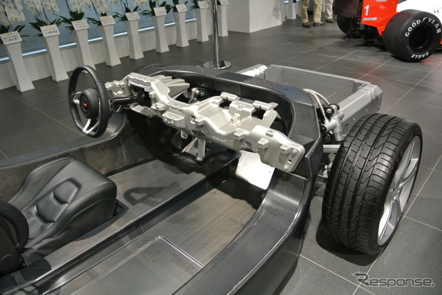 MP4-12Cローリングシャシー