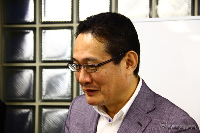東京都港区で22日に行われたピーチ・アビエーションの記者会見と井上慎一CEO