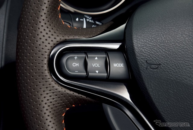 ホンダ フィット シャトル 照明付オーディオリモートコントロールスイッチ