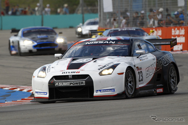 写真:FIA GT1仕様のGT-R