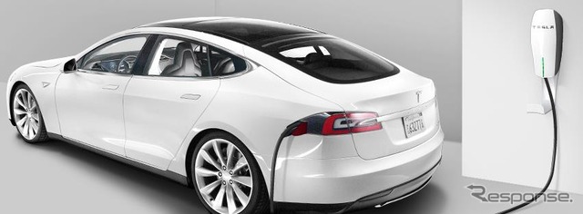 充電中のテスラモデルS（イメージ）