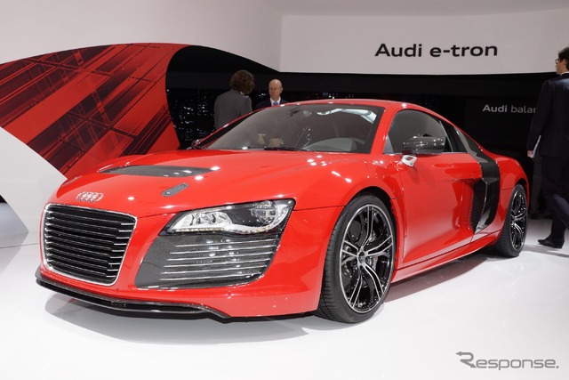 2012年後半に発売されるアウディR8 eトロン クワトロのプロトタイプ