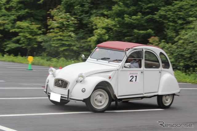 スプレンドーレ・ピクニック開催 シトロエン・2CV