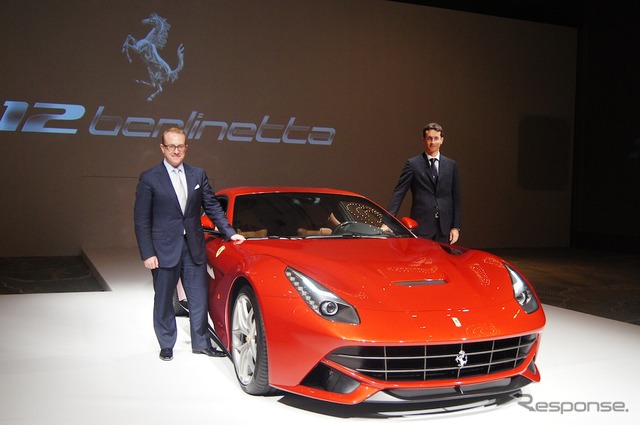 フェラーリ・ジャパンハーバート・アプルロスプレジデント＆CEO（左）とフェラーリ S.p.Aアンドレア・バッシプロダクト・マーケティング マネージャー（右）