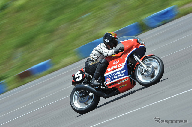 RCB1000('76)