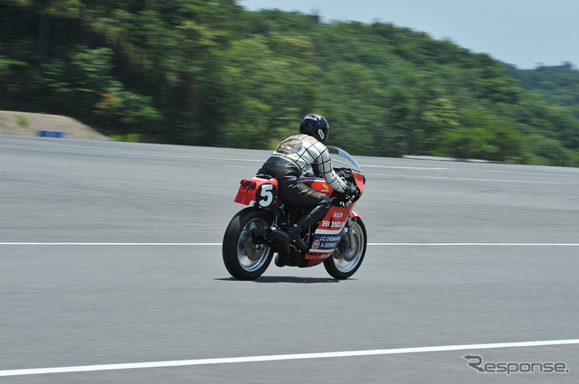 RCB1000('76)