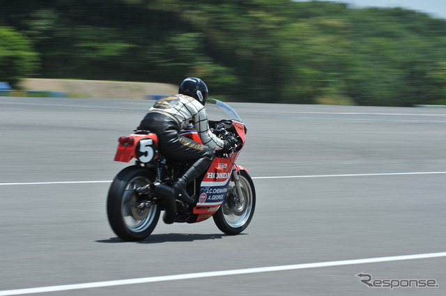 RCB1000('76)