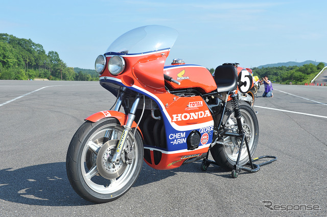 RCB1000('76)