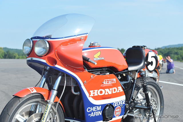 RCB1000('76)