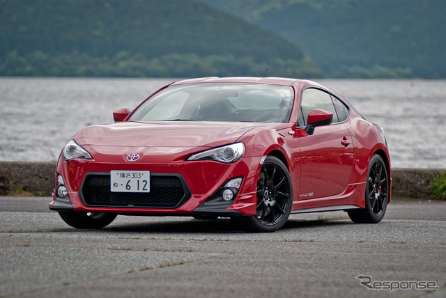 「86 TRD パフォーマンスライン」 装着車