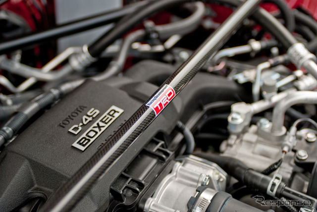 「86 TRD パフォーマンスライン」「フロントストラットタワーバー」(2万9400円)