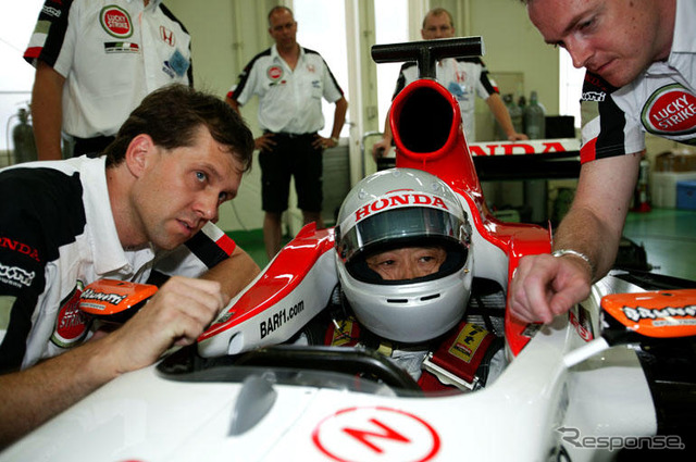 福井ホンダ社長、F1マシンで292km/hの疾走