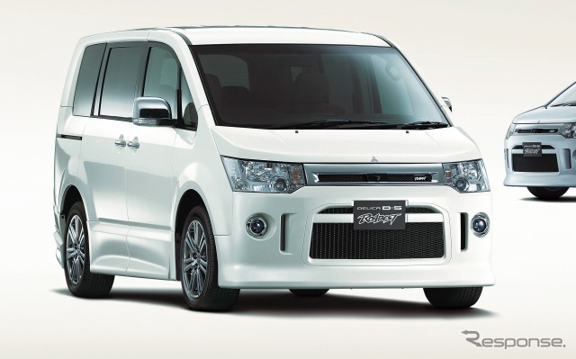 三菱 デリカD：5 ローデストG-Premium 4WD