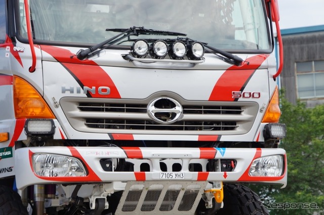 日野、新型レーシングトラックのテスト走行を実施