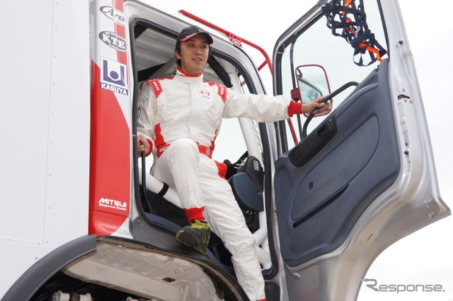 日野、新型レーシングトラックのテスト走行を実施