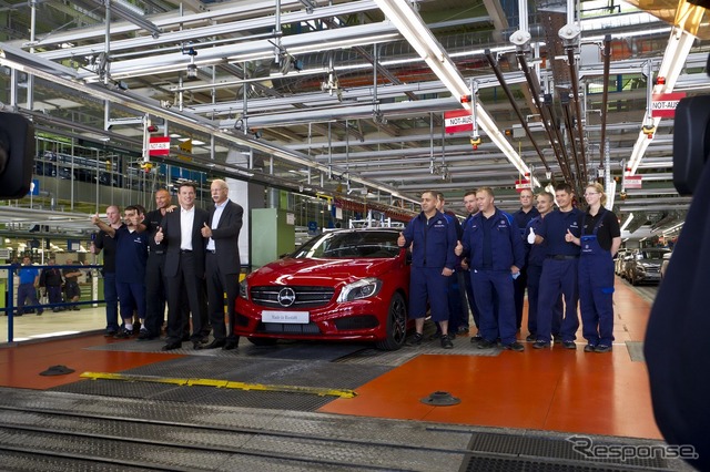 ドイツ・ラシュタット工場において、生産が開始された新型メルセデスベンツ Aクラス