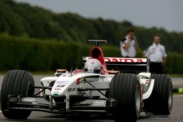 【ホンダミーティング】疾走写真蔵…福井社長、F1マシンをドライブ!!
