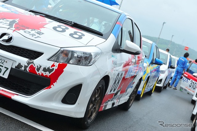 ヴィッツレース関東第三戦のようす