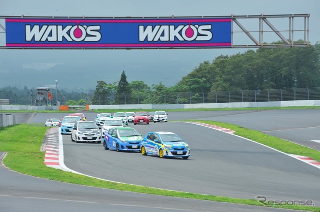 ヴィッツレース関東第三戦のようす