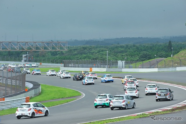 ヴィッツレース関東第三戦のようす