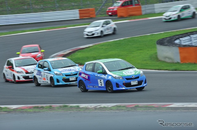 ヴィッツレース関東第三戦のようす