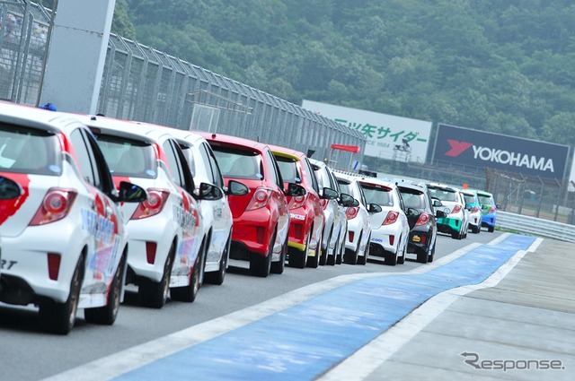 ヴィッツレース関東第三戦のようす