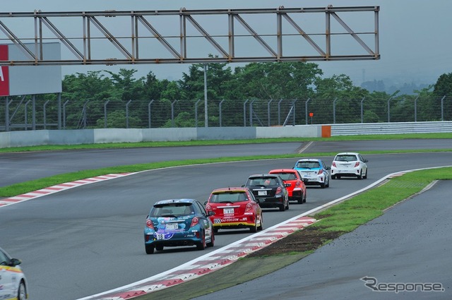ヴィッツレース関東第三戦のようす