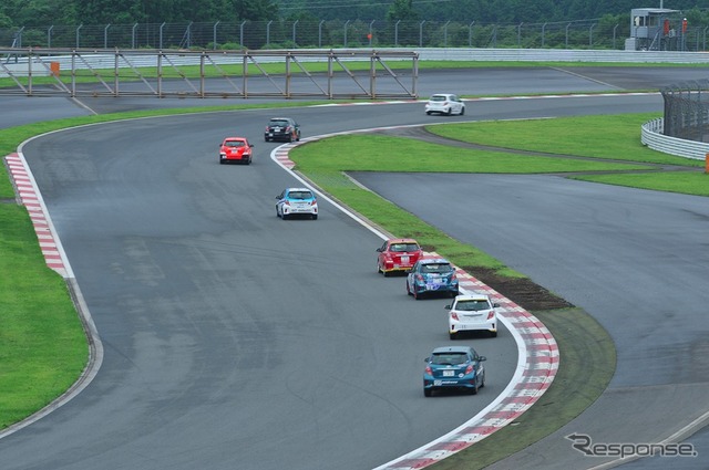 ヴィッツレース関東第三戦のようす
